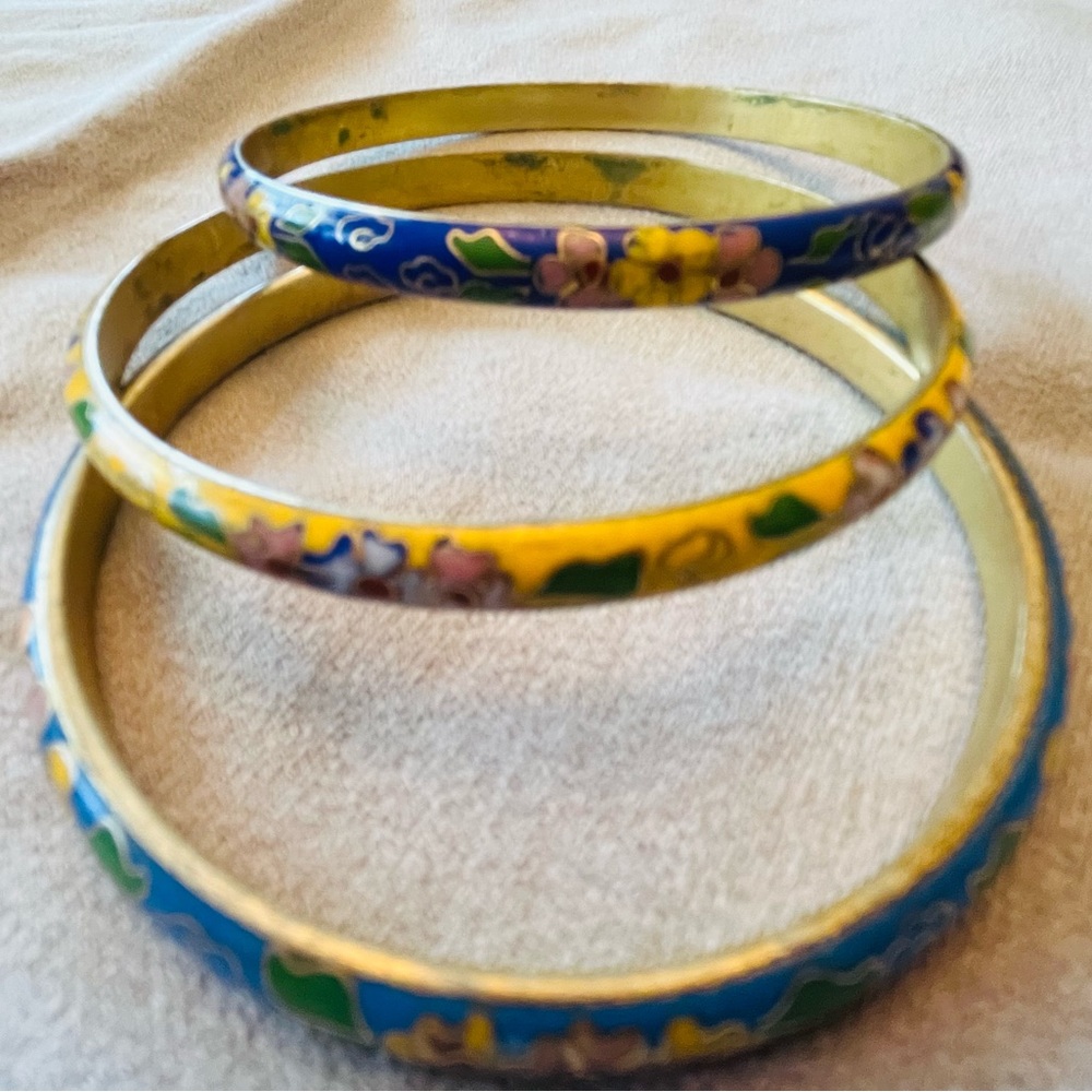 Set of 3 enameled floral bracelets - Picture 5 of 8